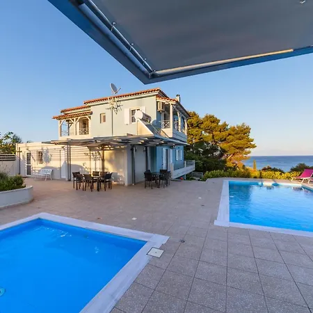 Villa Friends And Family House Petalídhion