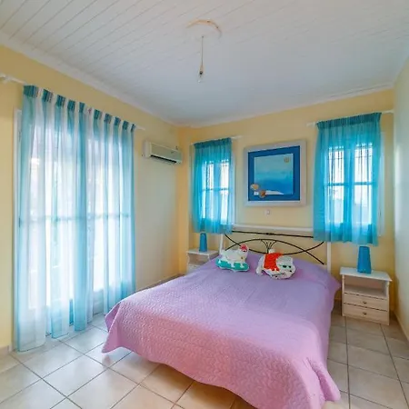 Friends And Family House *