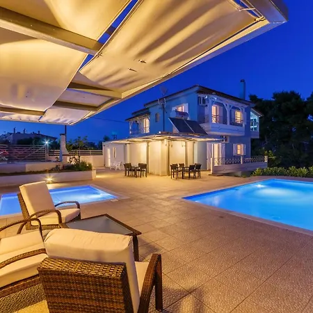 Friends And Family House Villa