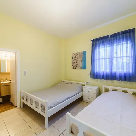 Friends And Family House * ペタリディオン